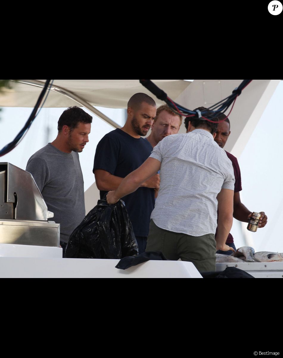 Jesse Williams, Justin Chambers, Kevin McKidd, Jason Winston George et Giacomo Gianniotti sur le tournage de la série Grey's Anatomy à Marina Del Rey, le 27 septembre 2017. © CPA/Bestimage