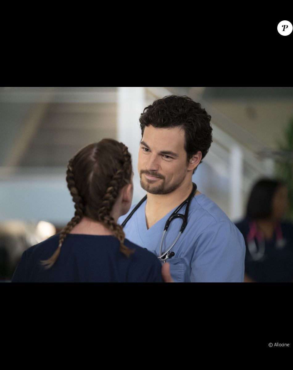 Giacomo Gianniotti dans la série Grey's Anatomy.