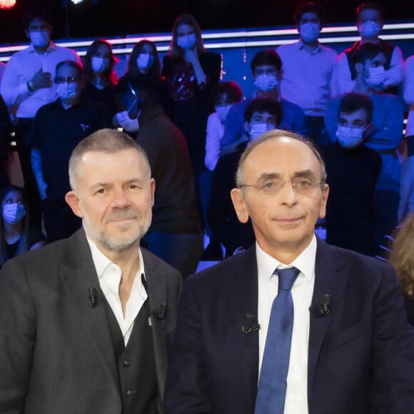 Exclusif - Eric Naulleau et Eric Zemmour, invité de l'émission - Enregistrement de la première émission "Face à Baba" présentée par C.Hanouna et diffusée en direct le 16 décembre sur C8 © Jack Tribeca / Bestimage