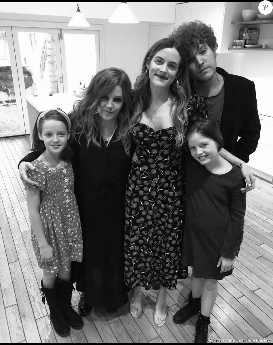 Lisa-Marie Presley avec ses enfants, dont son fils Benjamin qui s'est suicidé en 2020.