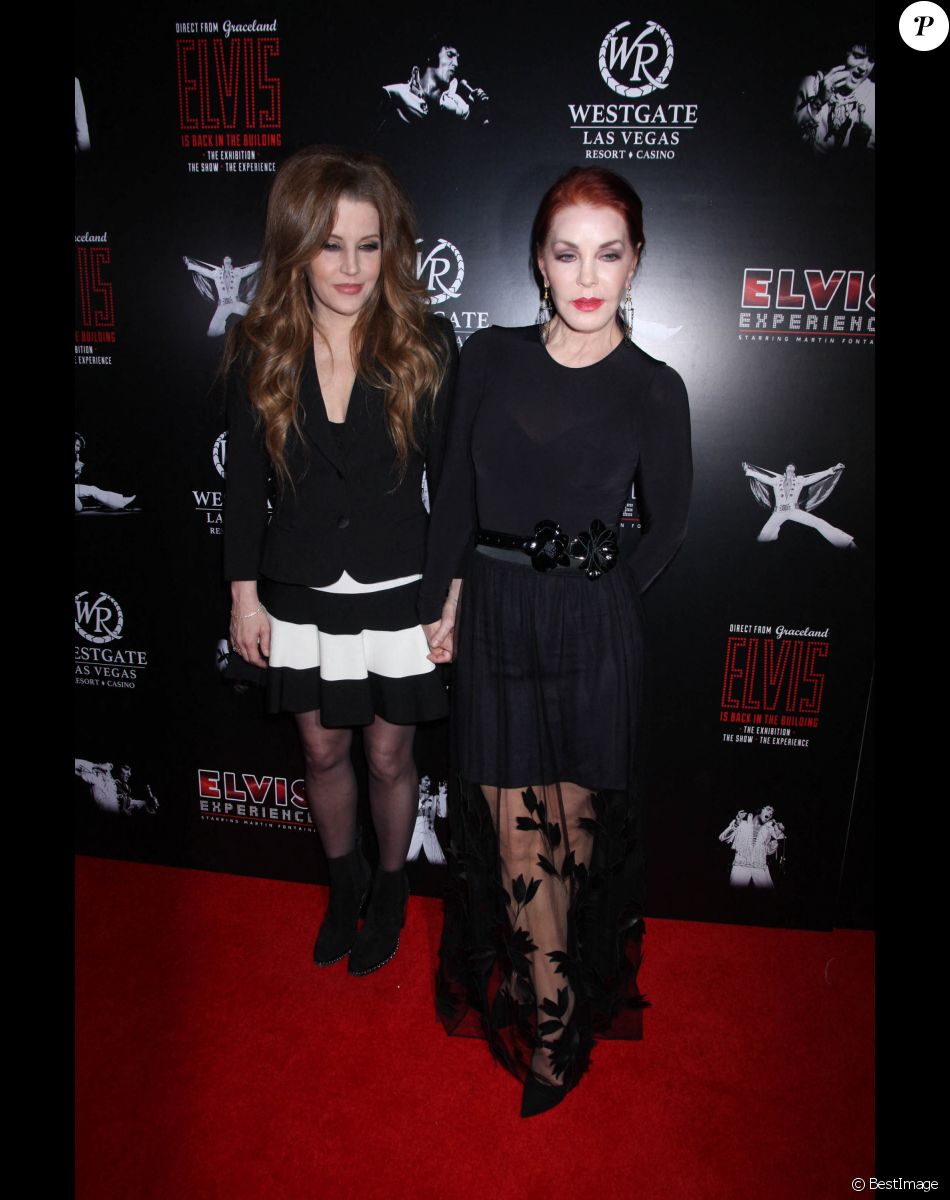 Priscilla Presley et sa fille Lisa Marie Presley - Première du spectacle musical "Elvis The Experience" à Las Vegas. Le 23 avril 2015