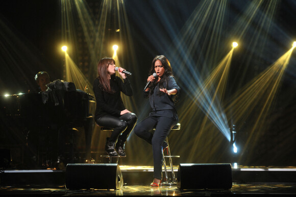 Nolwenn Leroy et Amel Bent - Enregistrement de l'émission du "Sidaction 2014 : La télé chante contre le Sida" le 24 mars 2014 au théâtre Mogador à Paris.