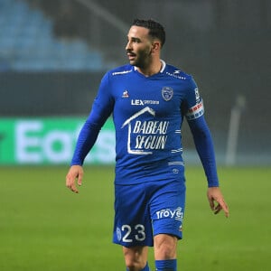 Adil Rami lors du match de football Ligue 1 Uber Eats opposant l'Espérance sportive Troyes Aube Champagne (ESTAC) à l'Olympique lyonnais (OL) au stade de l'Aube à Troyes, France, le 16 janvier 2021. Lyon a gagné 1-0. © Mao/Panoramic/Bestimage 