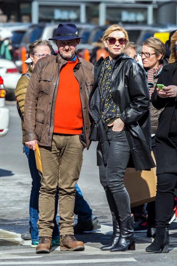 Exclusif - Cate Blanchett se balade avec son mari Andrew Upton dans le quartier de Manhattan à New York, le 20 mars 2017 