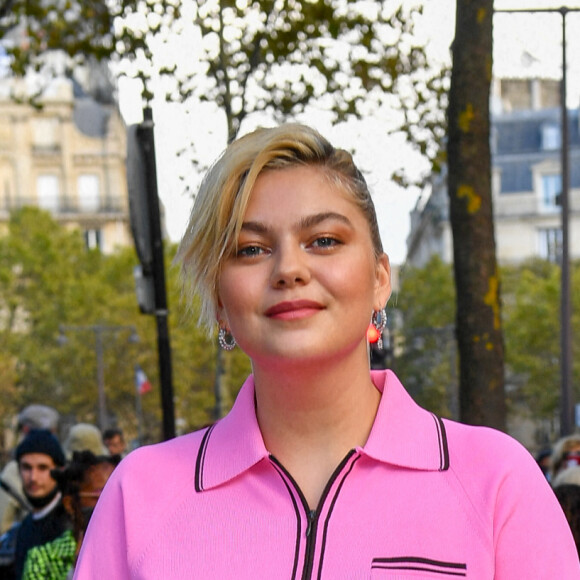 Louane Emera arrive au défilé de mode Miu Miu lors de la Fashion Week printemps/été 2022 à Paris, France, le 5 octobre 2021. © Veeren Ramsamy-Christophe Clovis/Bestimage 