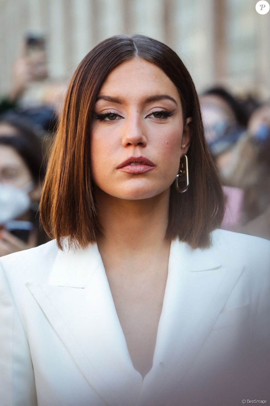 Adele Exarchopoulos arrive au défilé Fendi, collection prêt-à-porter