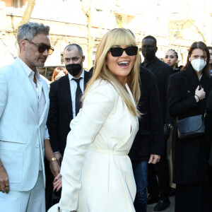 Rita Ora et son compagnon Taika Waititi ont assisté au défilé Fendi, collection prêt-à-porter automne-hiver 2022-2023, lors de la Fashion Week de Milan. Le 23 février 2022.