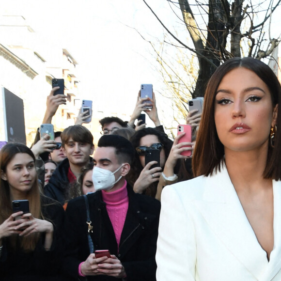 Adèle Exarchopoulos arrive au défilé Fendi, collection prêt-à-porter automne-hiver 2022-2023, lors de la Fashion Week de Milan. Le 23 février 2022.