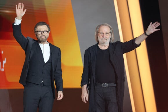 Benny Andersson et Björn Ulvaeus du groupe Abba participent à l'émission Wetten, dass..? sur la chaine ZDF le 6 novembre 2021.