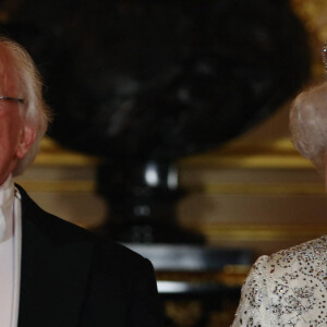 Michael Higgins (président irlandais) et la reine Elisabeth II d'Angleterre (avec la "Grand Duchess Vladimir Tiara" dans sa version complétée d'émeraudes) - Réception donnée en l'honneur du président irlandais au château de Windsor. Le 8 avril 2014