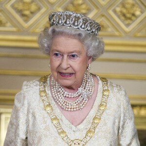 La reine Elizabeth lors d'un dîner d'Etat avec l'émir du Qatar à Windsor, en 2010. 