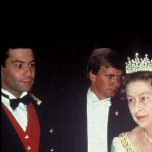 Elizabeth II en 1987, avec la "Girls of Great Britain and Ireland Tiara".