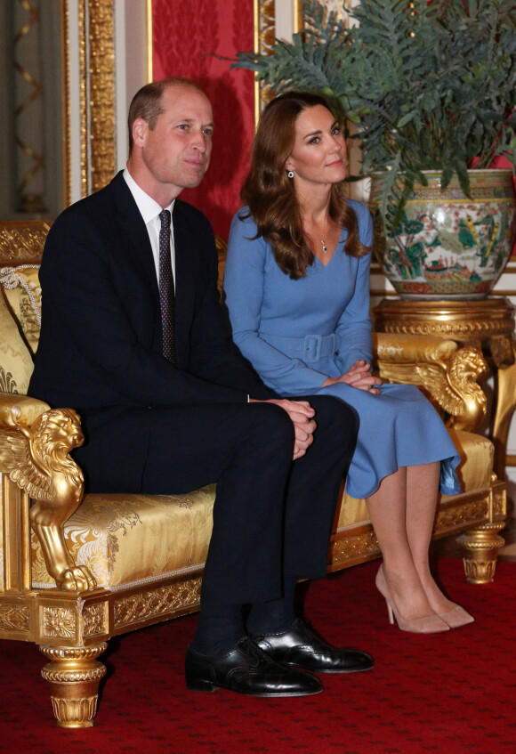 Le prince William, duc de Cambridge, et Kate Middleton, duchesse de Cambridge, reçoivent le président d'Ukraine, Volodymyr Zelensky et sa femme Olena à Buckingham Palace à Londres, le 7 octobre 2020. 