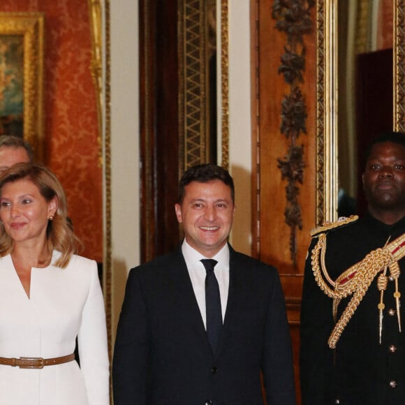 Le prince William, duc de Cambridge, et Kate Middleton, duchesse de Cambridge, reçoivent le président d'Ukraine, Volodymyr Zelensky et sa femme Olena à Buckingham Palace à Londres, le 7 octobre 2020.  The Duke and Duchess of Cambridge meet the President of Ukraine, Volodymyr Zelensky , and his wife, Olena, during an audience at Buckingham Palace, London. October 7, 2020.