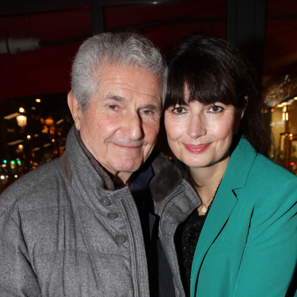 Claude Lelouch et sa compagne Valérie Perrin au restaurant Le Fouquet's. © Bertrand Rindoff Petroff / Bestimage 