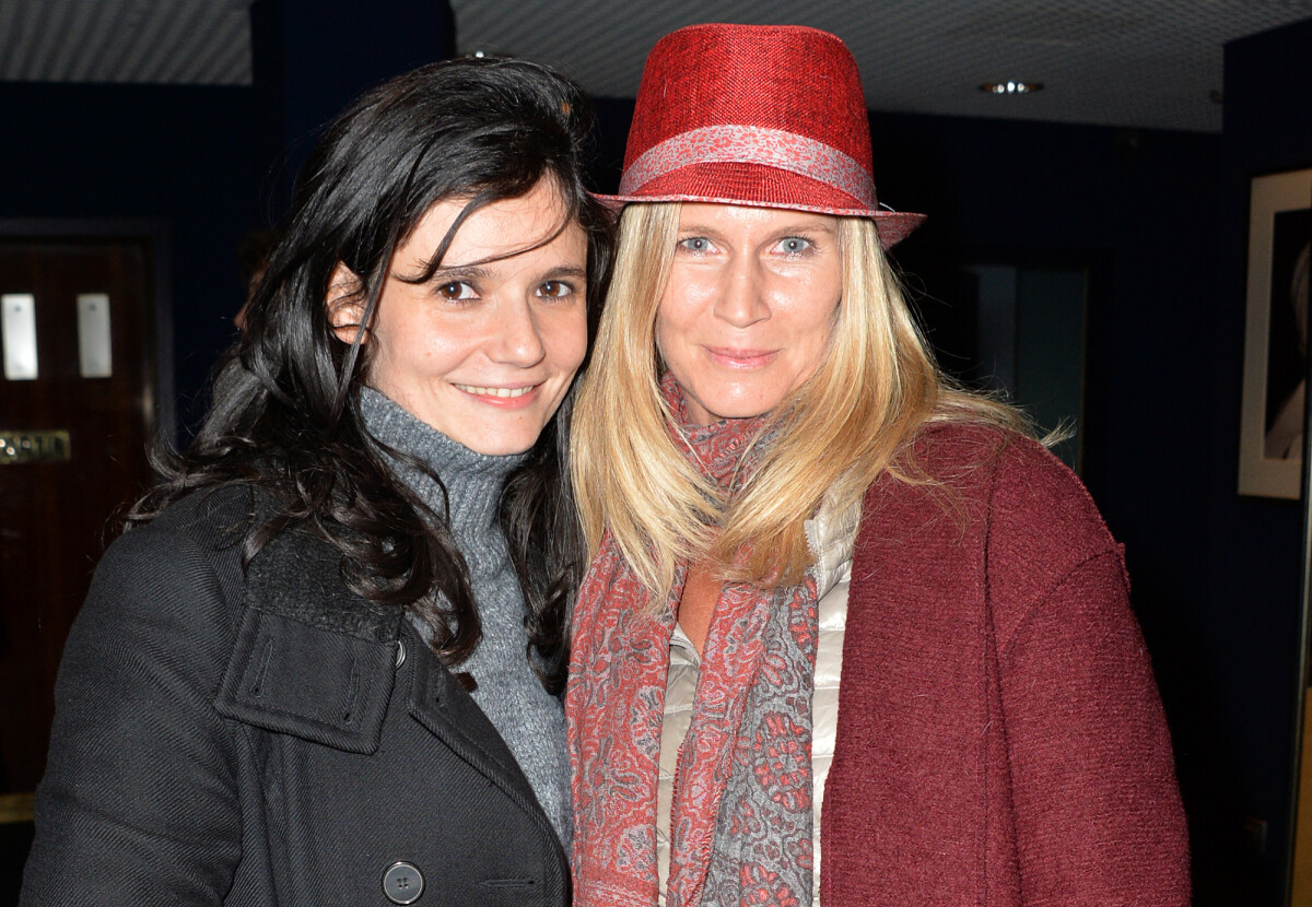 Photo Salomé Lelouch et Sarah Lelouch Avant première du film 