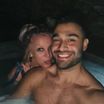 Britney Spears porte sa bague de fiançailles à la mauvaise main... son chéri explique pourquoi !