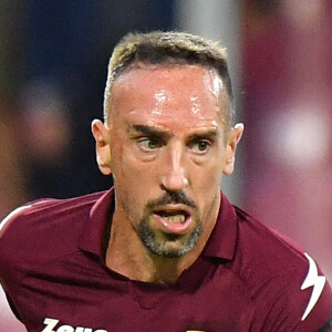 Franck Ribéry sous le maillot de la Salernitana lors du match de Serie A l'opposant au Hellas Verona FC à Salerne, Italie. © Carmelo Imbesi/LPS/Zuma Press/Bestimage