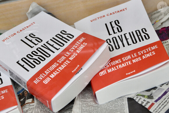 Le livre Les Fossoyeurs de Victor Castanet (éditions Fayard) dans une librairie de Strasbourg le 7 février 2022