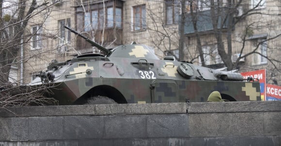 La résistance s'organise à Kiev pour empêcher l'invasion russe. Le 26 février 2022. 