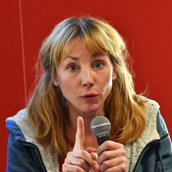 Exclusif - Julie Depardieu participe à la présentation de l'album de reprises "Brassens sur Parole(s)" à la Fnac Bercy-Village, le 3 novembre 2016. © Lionel Urman/Bestimage