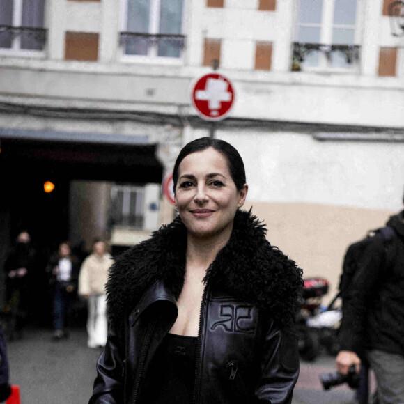 Amira Casar a assisté au défilé Courrèges, collection automne-hiver 2022/2023, au Garage Amelot. Paris, le 2 mars 2022 © JB Autissier / Panoramic / Bestimage