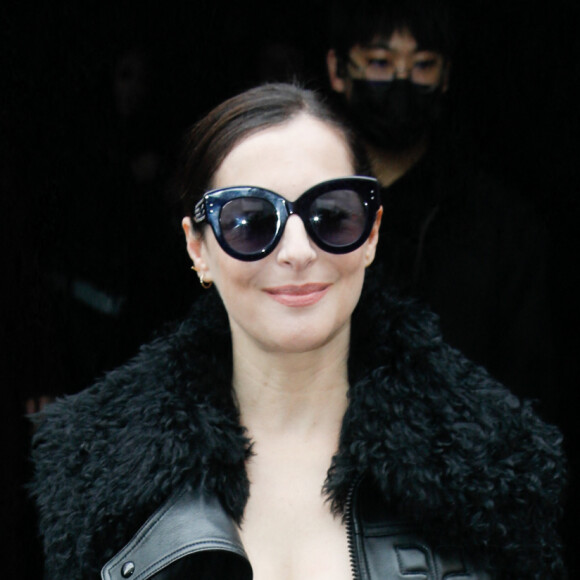 Amira Casar a assisté au défilé Courrèges, collection automne-hiver 2022/2023, au Garage Amelot. Paris, le 2 mars 2022 © Veeren - Christophe Clovis / Bestimage
