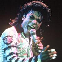 Michael Jackson : Regardez un hommage époustouflant et émouvant qui regroupe ses plus grands tubes !
