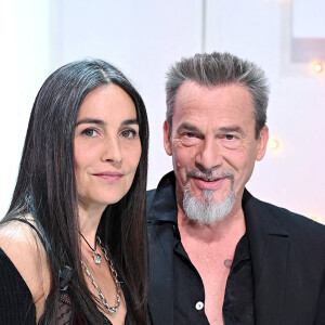 Exclusif - Florent Pagny et son épouse Azucena - Enregistrement de l'émisssion Vivement dimanche au studio Gabriel, presentée par Michel Drucker . Diffusion sur France 2 le 21 Novembre 2021 . © Guillaume Gaffiot / Bestimage