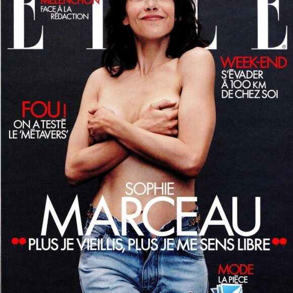 Sophie Marceau dans le magazine "Elle" du 3 mars 2022.