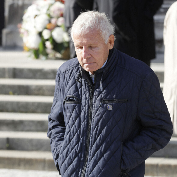 Patrick Poivre d'Arvor (PPDA) - Sorties des obsèques de Etienne Mougeotte en l'église Saint-François-Xavier à Paris. Le 13 octobre 2021 © Jacovides-Clovis / Bestimage