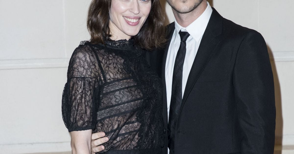 Gaspard Ulliel Et Sa Compagne Gaëlle Pietri - Photocall Lors Du ...