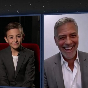 George Clooney et Daniel Ranieri en visio lors de l'émission "Jimmy Kimmel Live", pour la promotion du film "The Tender Bar". Le 16 décembre 2021.