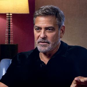 George Clooney sur le plateau de l'émission "The Andrew Marr Show" sur la chaine BBC One à Londres, le 18 octobre 2021. © Bbc/Andrew Marr Show/Zuma Press/Bestimage
