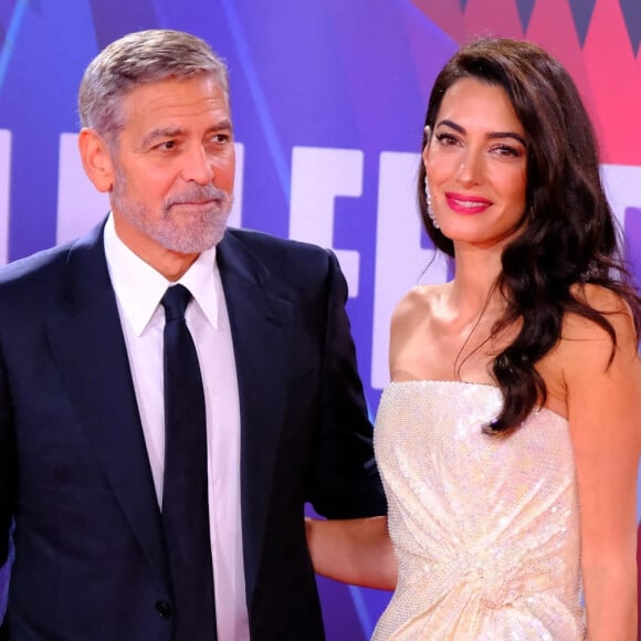 George Clooney et Amal à la première du film "The tender bar" lors du 65e festival du film de Londres (BFI).