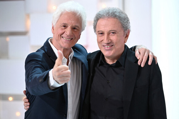 Gérard Lenorman et Michel Drucker - Enregistrement de l'émission "Vivement Dimanche". Le 21 janvier 2022. © Guillaume Gaffiot / Bestimage