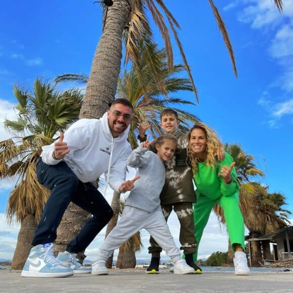 Anne-Sophie, aventurière de "Koh-Lanta, Le Totem maudit" mariée au footballeur Anthony Mounier et maman de deux adorables enfants.