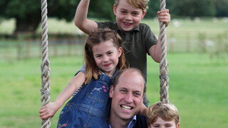 Le prince William, un papa presque ordinaire : il débarque à un anniversaire avec Charlotte !