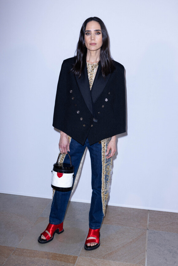 Jennifer Connelly assiste au défilé de mode Louis Vuitton, collection prêt-à-porter automne-hiver 2022/2023, au Musée d'Orsay. Paris, le 7 mars 2022 © Borde-Rindoff / Bestimage