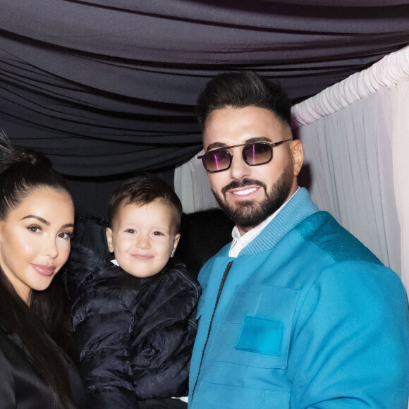 Exclusif - Nabilla Benattia, son mari Thomas Vergara et leur fils Milann - Nabilla Benattia, son mari Thomas Vergara et leur fils Milann posent lors de l'avant première du documentaire "Nabilla sans filtre" (Amazon Prime Vidéo) à Paris le 22 Novembre 2021.© Jack Tribeca / Bestimage 