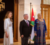 La reine Rania et le roi Abdallah de Jordanie accueillent un groupe de femmes autour d'un déjeuner pour célébrer la Journée internationale des droits des femmes à Amman en Jordanie le 7 mars 2022.