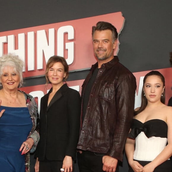 Judy Greer, Glenn Fleshler, Suanne Spoke, Renée Zellweger, Josh Duhamel, Gideon Adlon, Sean Bridgers - Avant-première du film "The Thing About Pam" à Beverly Hills le 28 février 2022.  Celebrities attend the Red Carpet Event for NBC's "The Thing About Pam" at The Maybourne in Beverly Hills.