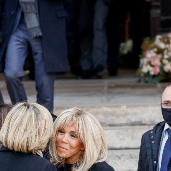 Nicolas Sarkozy, Valérie Pécresse, Brigitte Macron, Bernard Montiel - Sorties des obsèques de Jean-Pierre Pernaut en la Basilique Sainte-Clotilde à Paris le 9 mars 2022. © Cyril Moreau/Bestimage