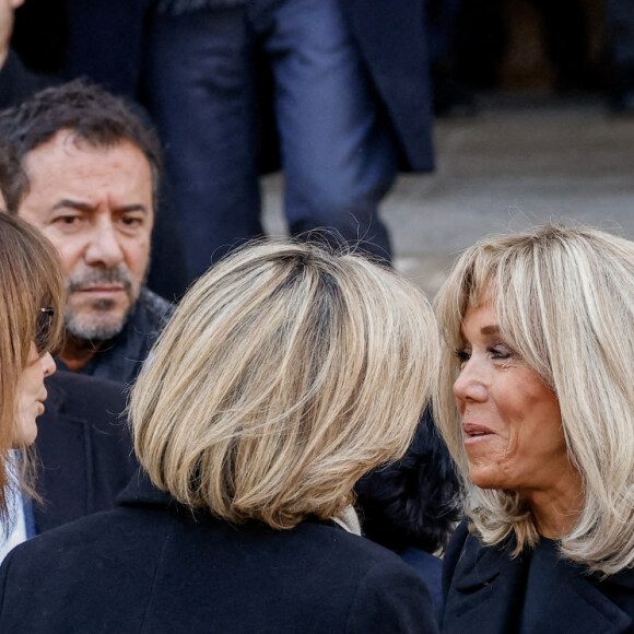 Nicolas Sarkozy, Carla Bruni, Valérie Pécresse, Brigitte Macron, Bernard Montiel - Sorties des obsèques de Jean-Pierre Pernaut en la Basilique Sainte-Clotilde à Paris le 9 mars 2022. © Cyril Moreau/Bestimage