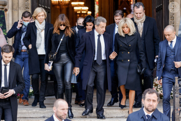 Carla Bruni, Nicolas Sarkozy, Brigitte Macron, Valérie Pécresse, Eric Ciotti, Rachida Dati, José Pietroboni - Sorties des obsèques de Jean-Pierre Pernaut en la Basilique Sainte-Clotilde à Paris le 9 mars 2022. © Cyril Moreau/Bestimage