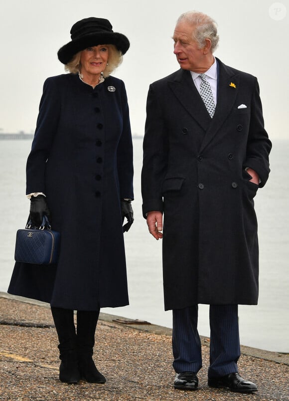 Le prince Charles, prince de Galles, et Camilla Parker Bowles, duchesse de Cornouailles, visitent Southend-on-Sea, le 1er mars 2022. Sur place, le couple princier a inauguré un train écologique avant d'aller à la rencontre de la population. Le 1er mars 2022.