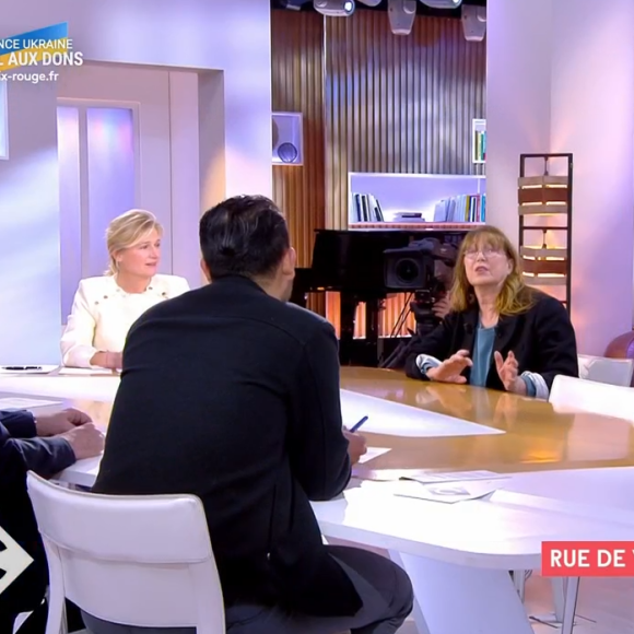 Jane Birkin évoque ses souvenirs au domicile de Serge Gainsbourg situé 5 bis rue de Verneuil à Paris, prochainement transformé en musée