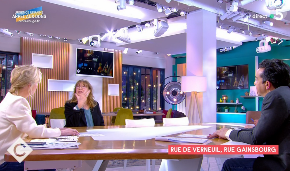 Jane Birkin évoque ses souvenirs au domicile de Serge Gainsbourg situé 5 bis rue de Verneuil à Paris, prochainement transformé en musée