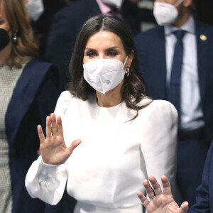 La reine Letizia d'Espagne arrive à la Fashion Week de Madrid.