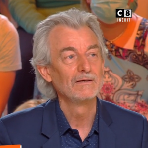 Gilles Verdez explique dans Touche pas à mon poste ne pas apprécier Bernard Lavilliers depuis qu'il a dragué sa compagne Fatou